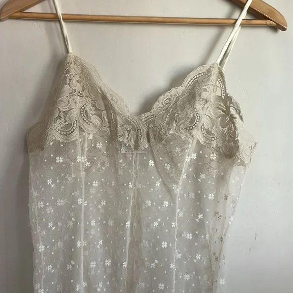 •| vintage lace romper - Picture 4 of 9